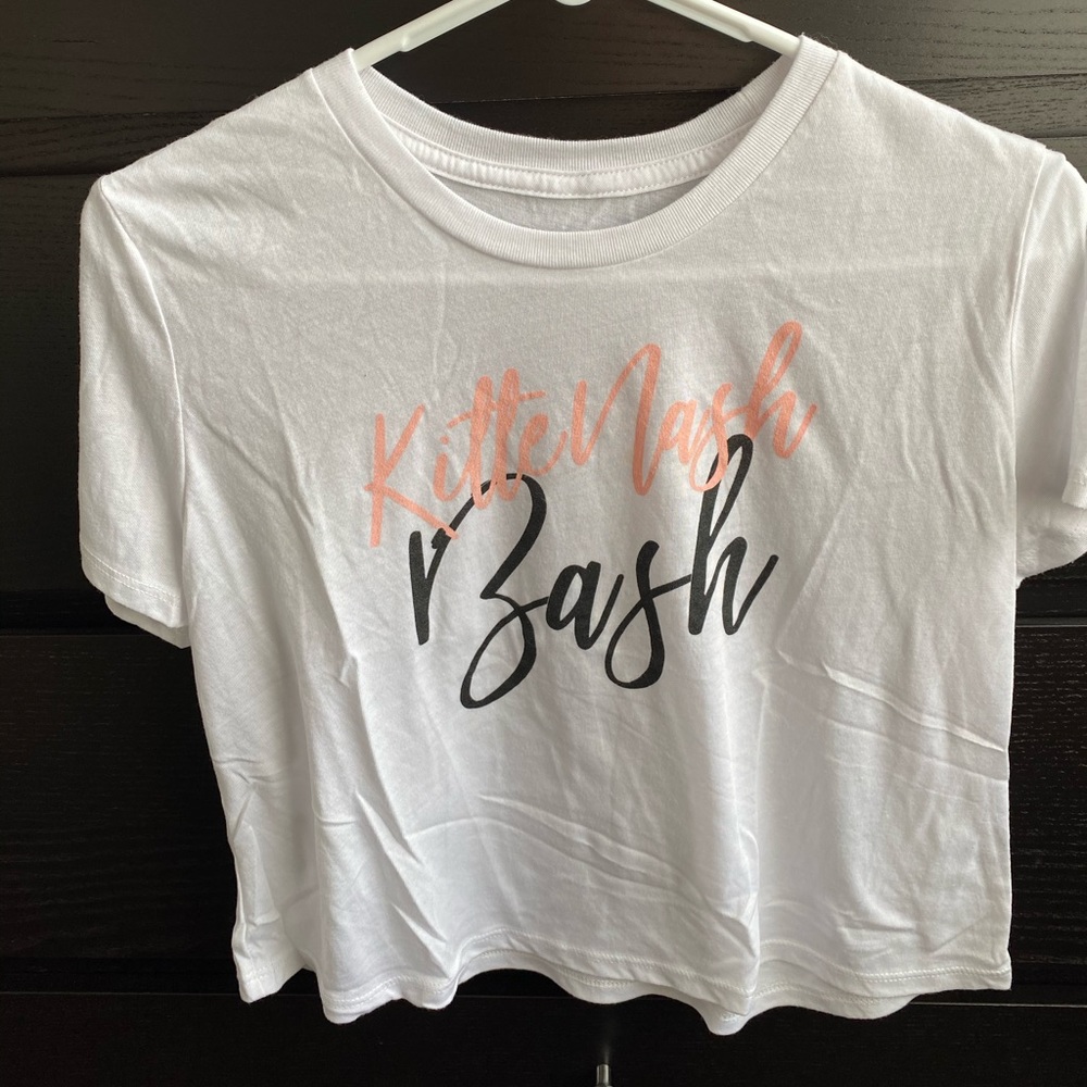 Kittenish cropped tee